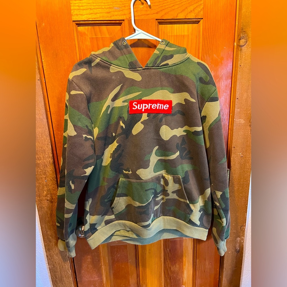 Supreme hoodie